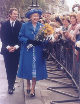 queene.JPG (80005 bytes)