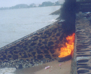 h2.JPG (27634 bytes)