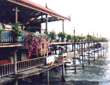 travel4.JPG (22212 bytes)