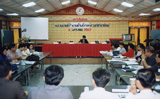 nhelping.jpg (32934 bytes)