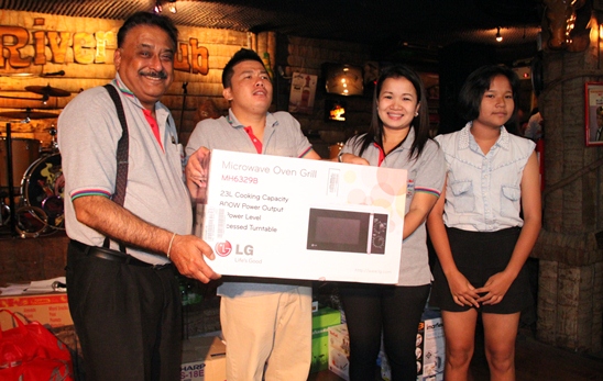 Pattaya Mail celebrates 20 years with staff party