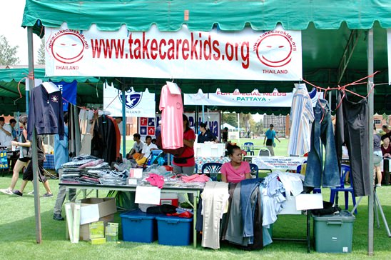 Jesters Fair at Regents is a hit in the sun and rain