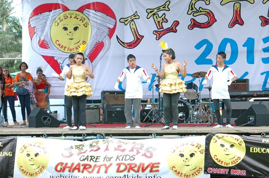 Jesters Fair at Regents is a hit in the sun and rain