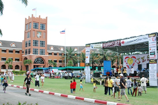 Jesters Fair at Regents is a hit in the sun and rain