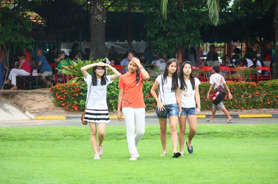 Jesters Fair at Regents is a hit in the sun and rain