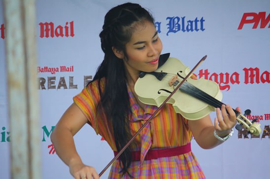 Jesters Fair at Regents is a hit in the sun and rain