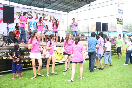 Jesters Fair at Regents is a hit in the sun and rain