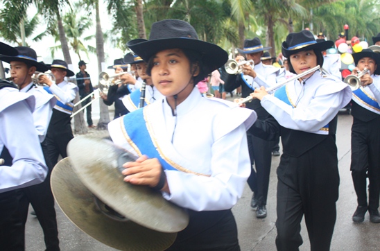 Souped-up beds dash down Beach Road