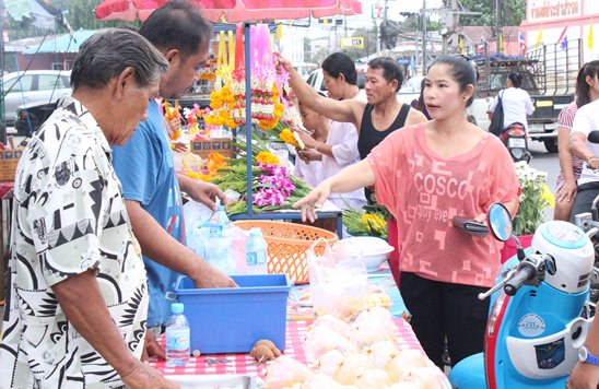 Asalha Buja Day & Buddhist Lent & Candles Parades in Pattaya 2014