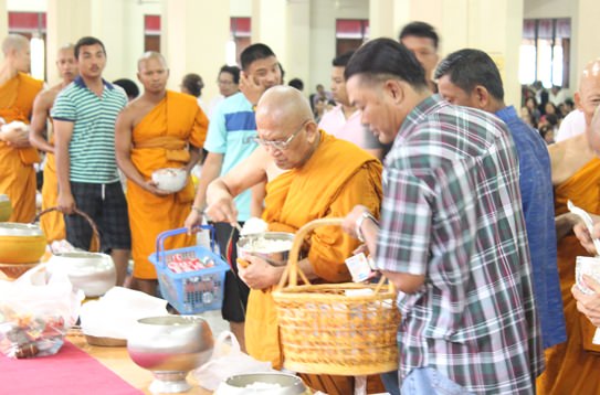 Asalha Buja Day & Buddhist Lent & Candles Parades in Pattaya 2014