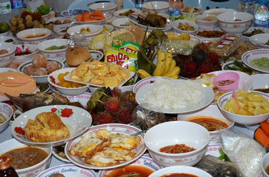 Asalha Buja Day & Buddhist Lent & Candles Parades in Pattaya 2014