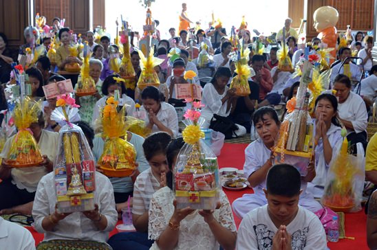 Asalha Buja Day & Buddhist Lent & Candles Parades in Pattaya 2014