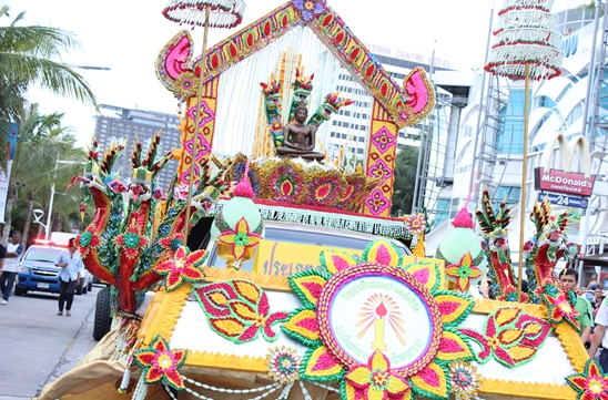 Asalha Buja Day & Buddhist Lent & Candles Parades in Pattaya 2014