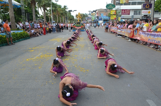 Asalha Buja Day & Buddhist Lent & Candles Parades in Pattaya 2014