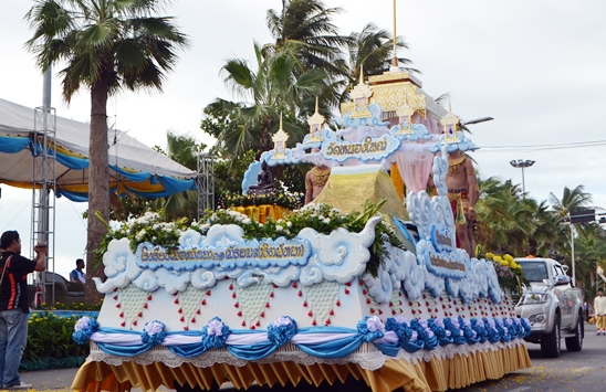 Asalha Buja Day & Buddhist Lent & Candles Parades in Pattaya 2014