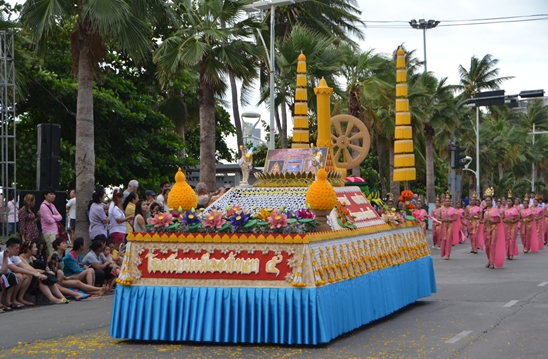 Asalha Buja Day & Buddhist Lent & Candles Parades in Pattaya 2014