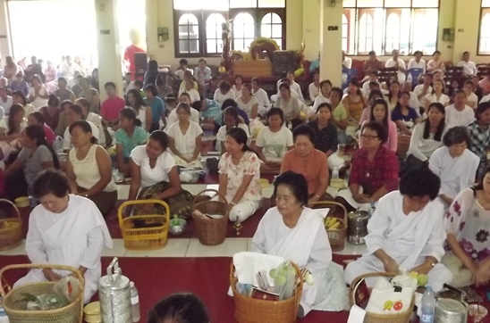 Buddhist Lent ends amidst solemn religious tradition