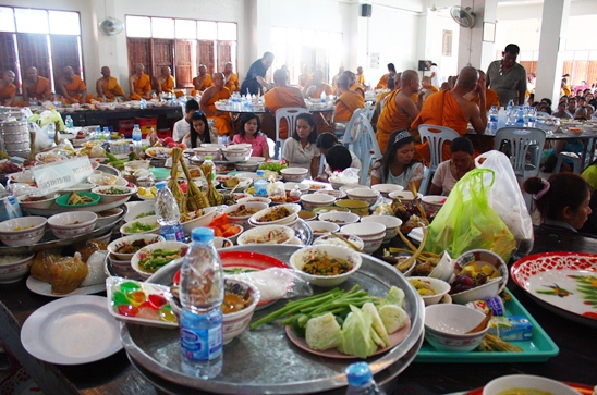 Buddhist Lent ends amidst solemn religious tradition