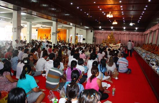 Buddhist Lent ends amidst solemn religious tradition