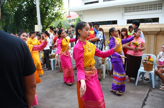 Buddhist Lent ends amidst solemn religious tradition