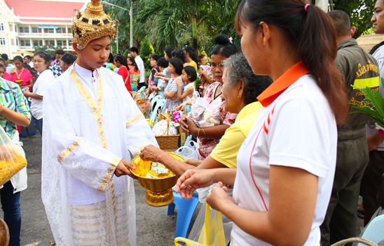 Buddhist Lent ends amidst solemn religious tradition