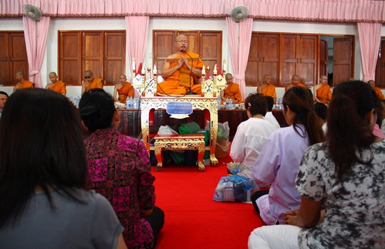 Buddhist Lent ends amidst solemn religious tradition
