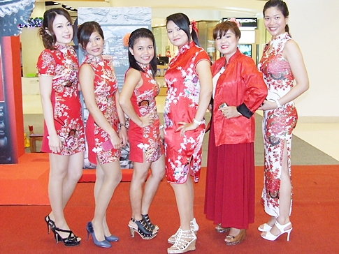 Dragons roam Pattaya as city marks start of Chinese New Year