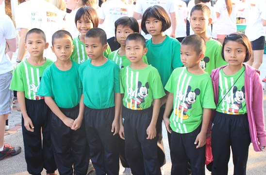 Pattaya�s First Ever Colour Run brings smiles and thumbs up from local community