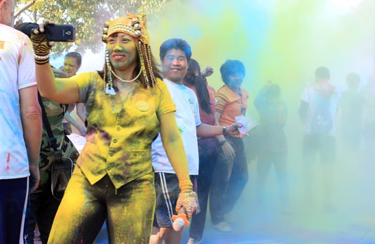 Pattaya�s First Ever Colour Run brings smiles and thumbs up from local community