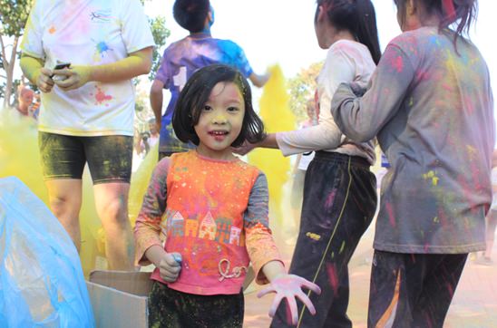 Pattaya�s First Ever Colour Run brings smiles and thumbs up from local community