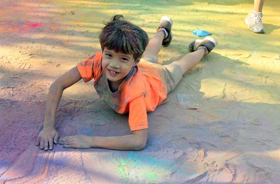 Pattaya�s First Ever Colour Run brings smiles and thumbs up from local community