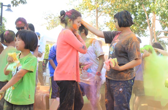 Pattaya�s First Ever Colour Run brings smiles and thumbs up from local community