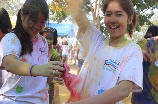 Pattaya�s First Ever Colour Run brings smiles and thumbs up from local community