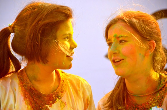 Pattaya�s First Ever Colour Run brings smiles and thumbs up from local community