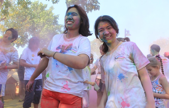 Pattaya�s First Ever Colour Run brings smiles and thumbs up from local community