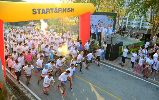 Pattaya�s First Ever Colour Run brings smiles and thumbs up from local community