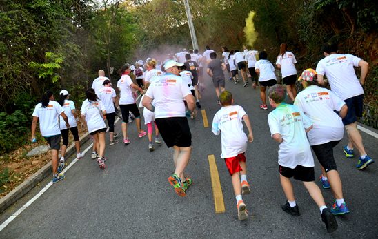 Pattaya�s First Ever Colour Run brings smiles and thumbs up from local community