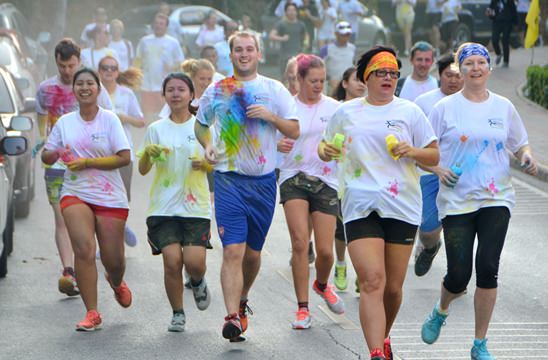 Pattaya�s First Ever Colour Run brings smiles and thumbs up from local community