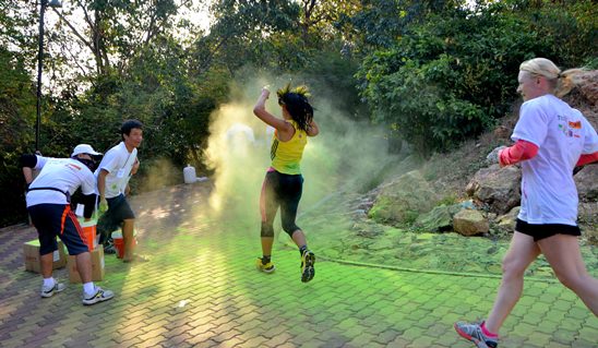 Pattaya�s First Ever Colour Run brings smiles and thumbs up from local community