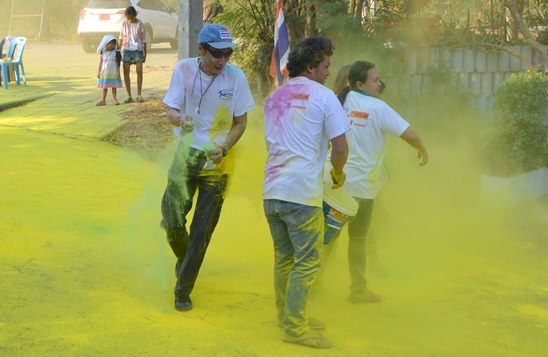 Pattaya�s First Ever Colour Run brings smiles and thumbs up from local community