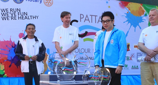 Pattaya�s First Ever Colour Run brings smiles and thumbs up from local community