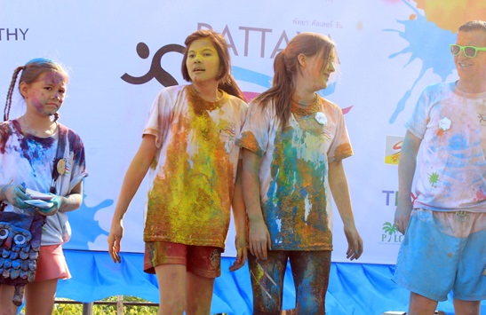 Pattaya�s First Ever Colour Run brings smiles and thumbs up from local community