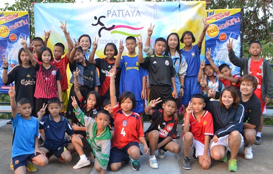 Pattaya�s First Ever Colour Run brings smiles and thumbs up from local community