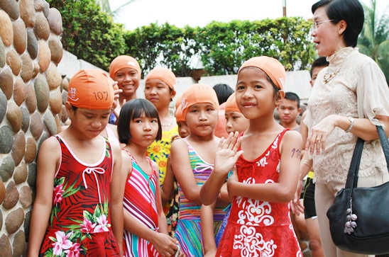 Rotary Charity Cross Bay Swim raises much needed funds for humanitarian projects