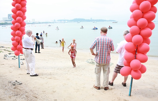 Rotary Charity Cross Bay Swim raises much needed funds for humanitarian projects