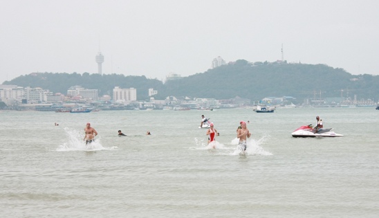 Rotary Charity Cross Bay Swim raises much needed funds for humanitarian projects