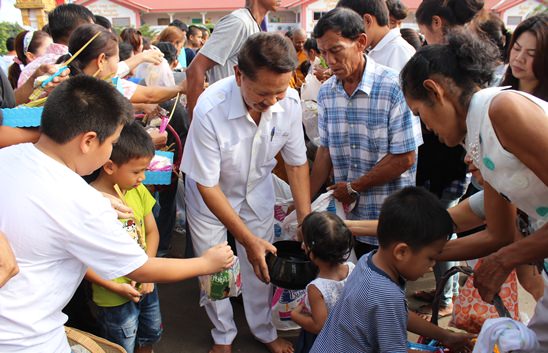 Prayers and merit making mark end of Buddhist Lent