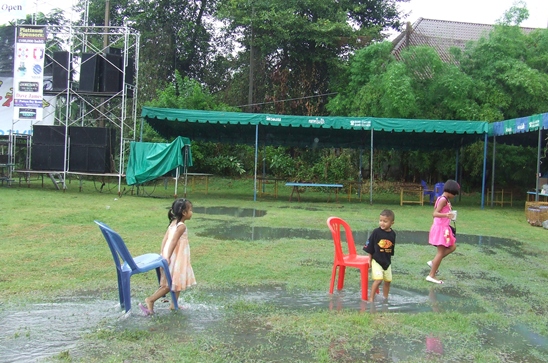 Jesters Fair 2011: Shining in the Rain