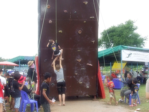 Jesters Fair 2011: Shining in the Rain
