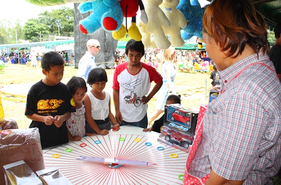 Jesters� Fair is a Big Hit in the Sun